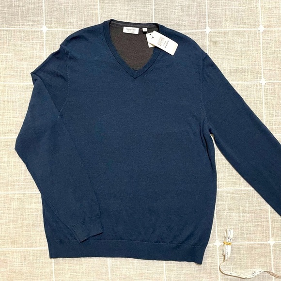 Calvin Klein Men's V Neck Pull Over Knit Sweater - Picture 1 of 7